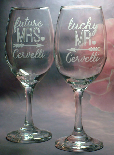 Mr and Mrs Personalized Wine Glasses Etched Wedding Wine Glasses,  Engagement Gift, Anniversary Gift Idea, Design: L5 
